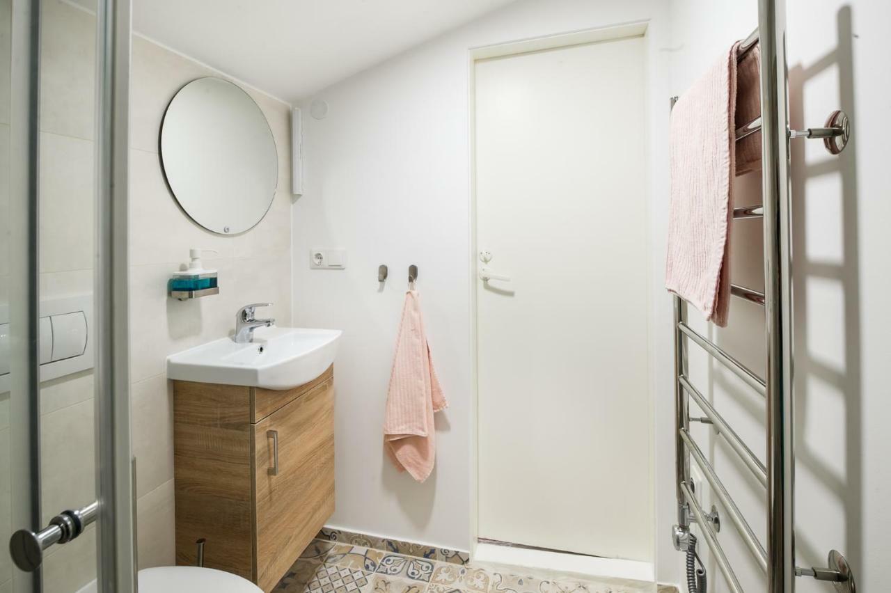Cozy Studio Mansard Riga Old Town Aptartment, Ac Bagian luar foto